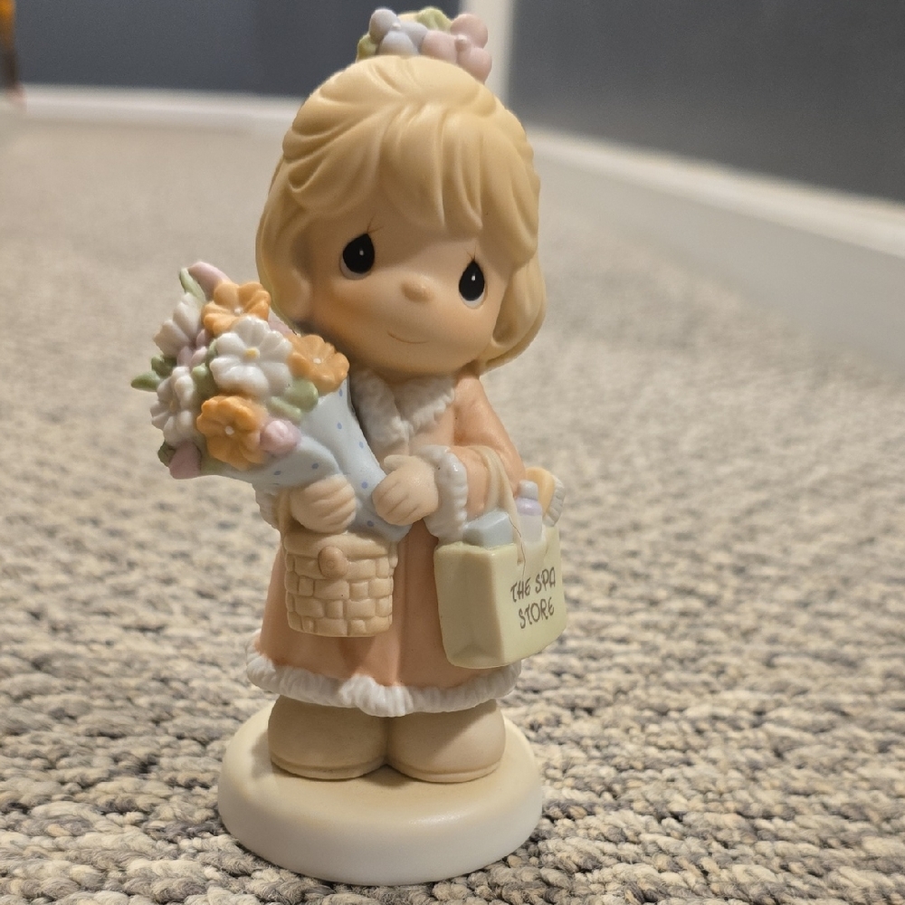 Precious Moments Cream and White Decor Figurine